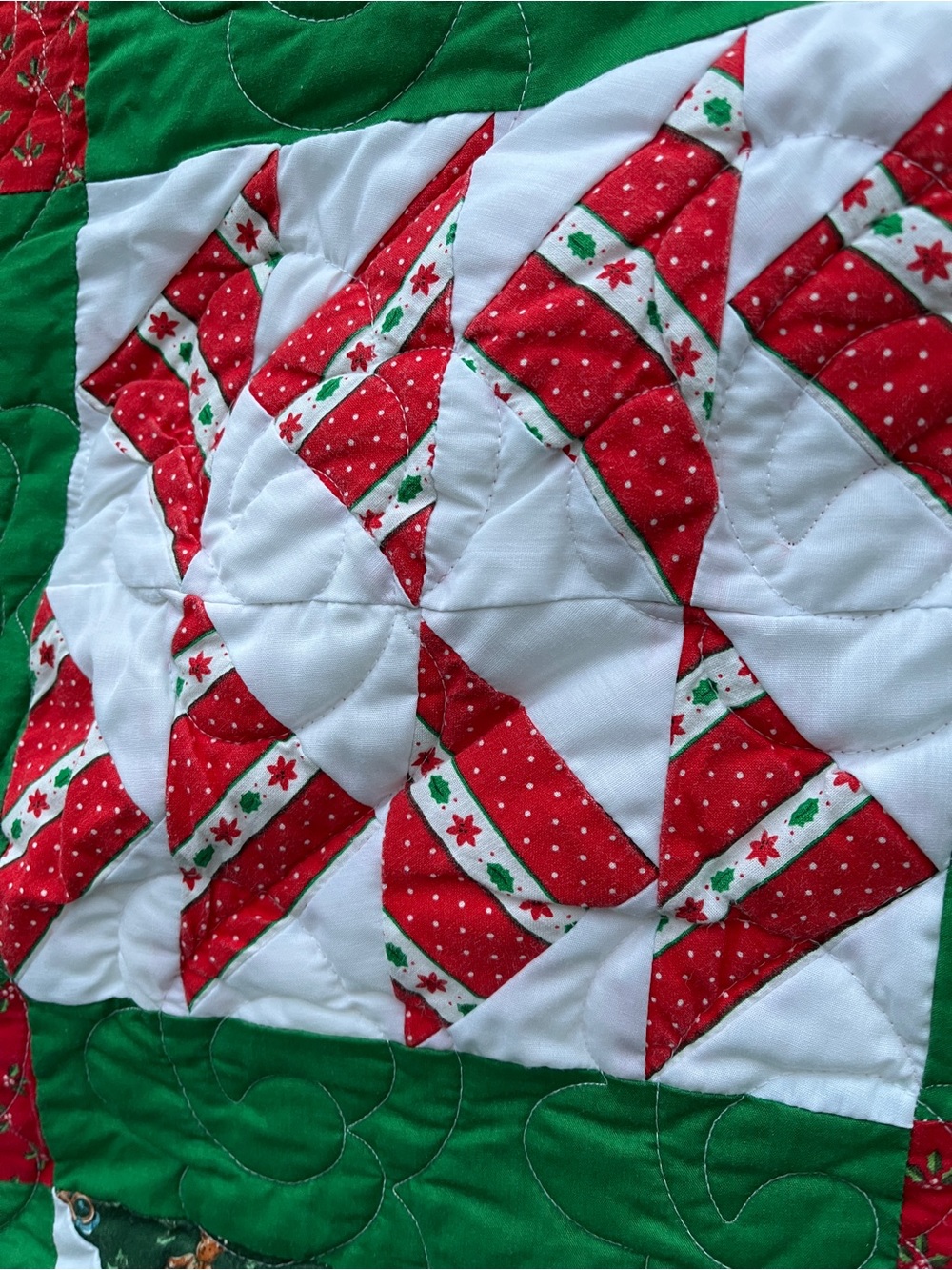 Christmas Quilt, patchwork - Picture 2 of 7